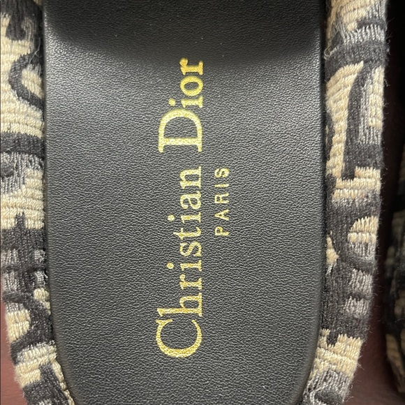 Dior Black and Tan Logo Slides - Picture 9 of 16